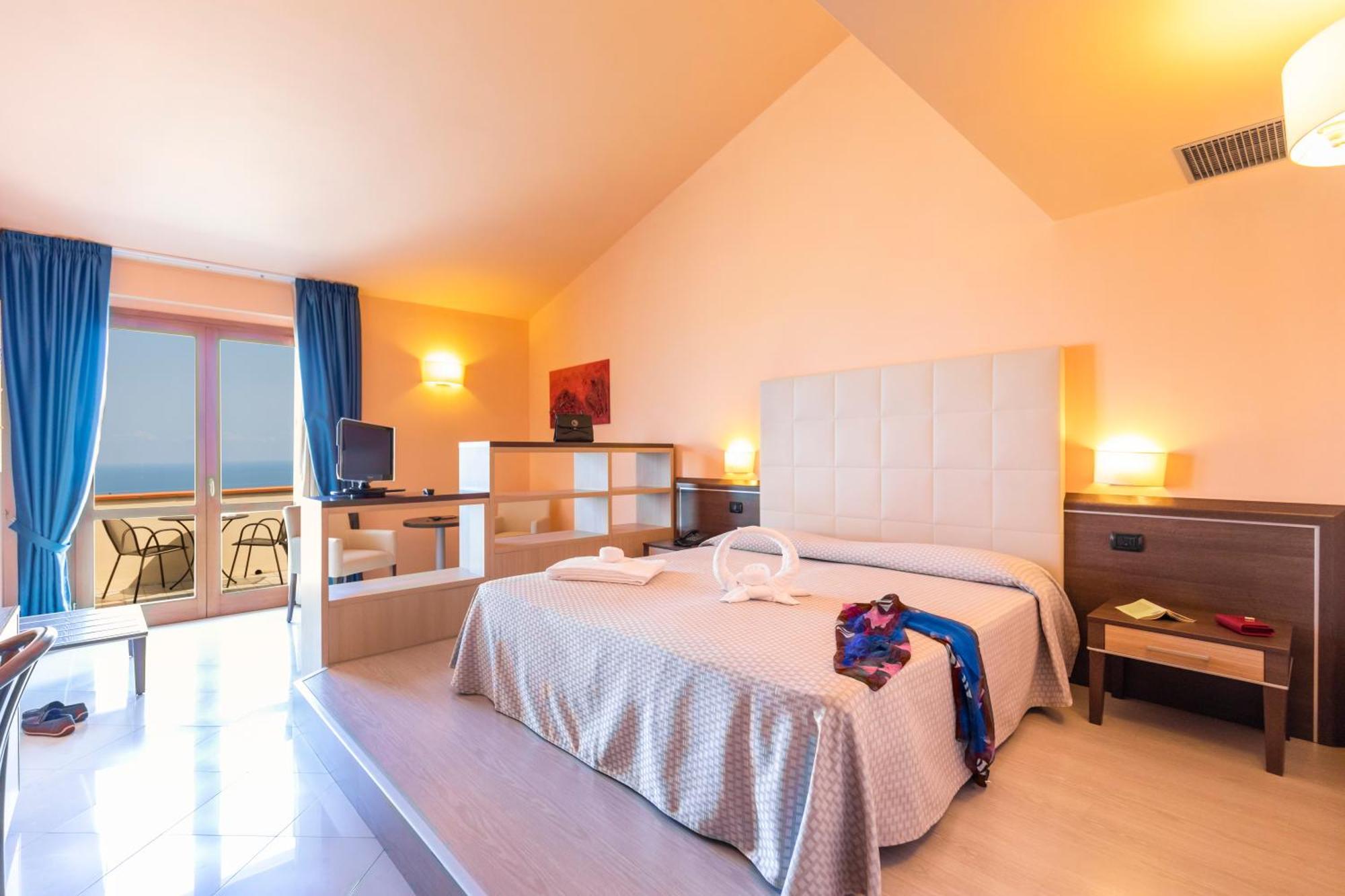Hotel Tropis 4*
