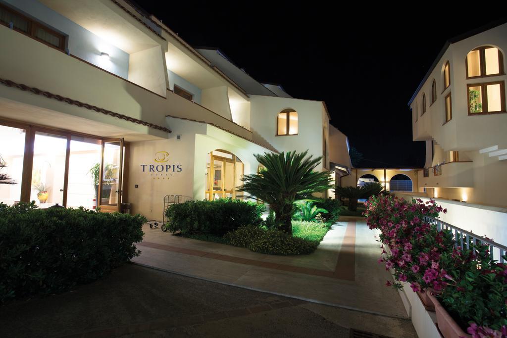 Tropis Hotel 4*